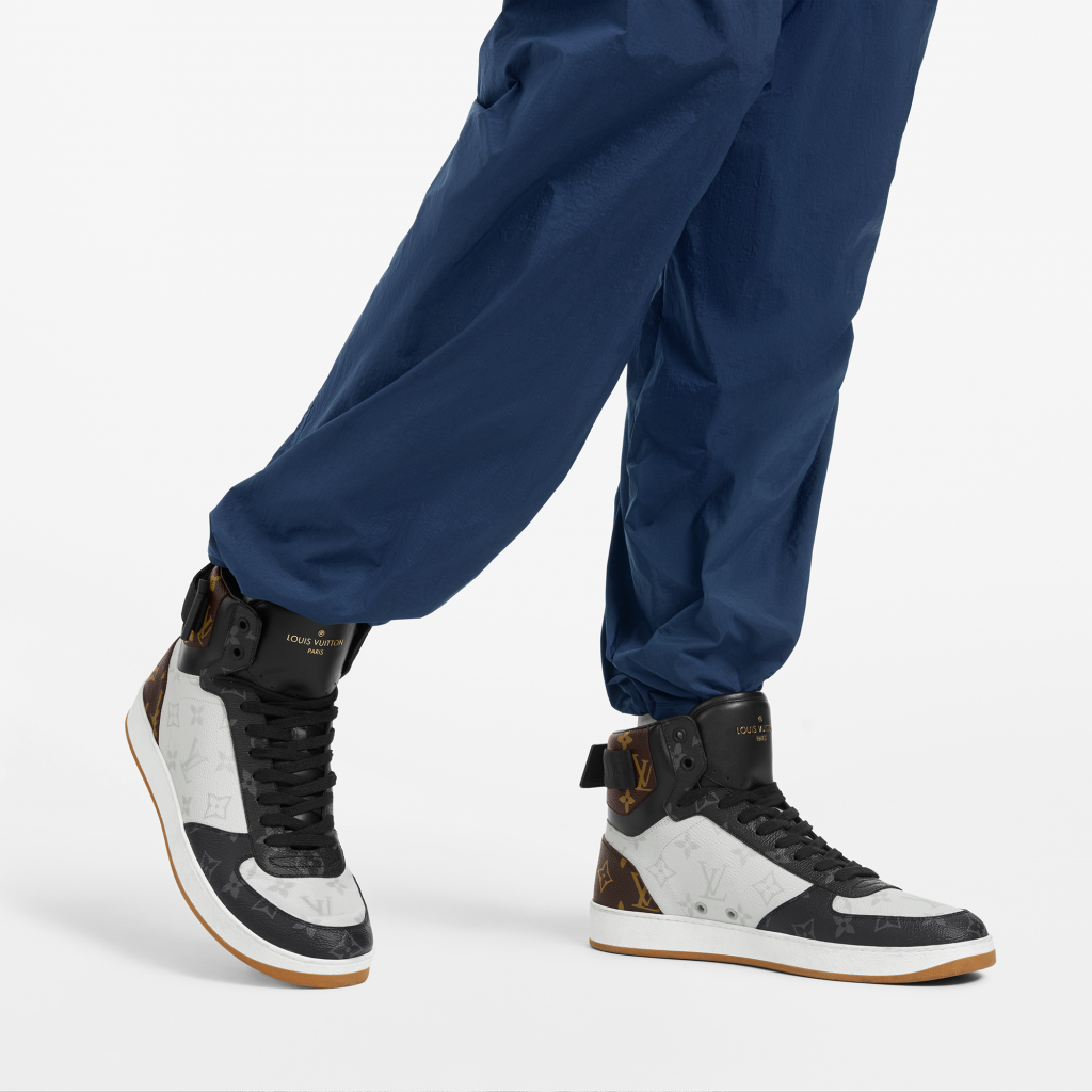 Louis Vuitton Rivoli Sneaker BLACK. Size 06.0