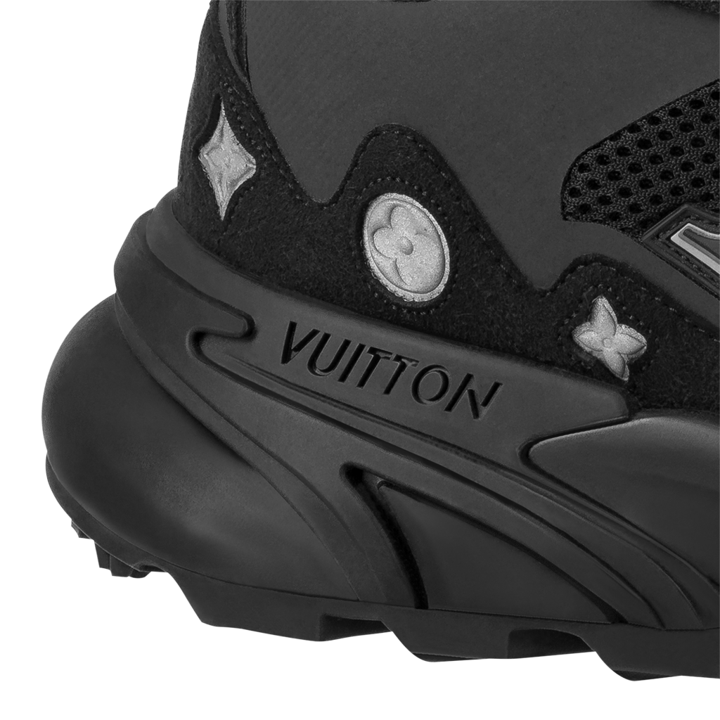 Louis Vuitton LV Runner Tatic Sneaker Grey. Size 05.0