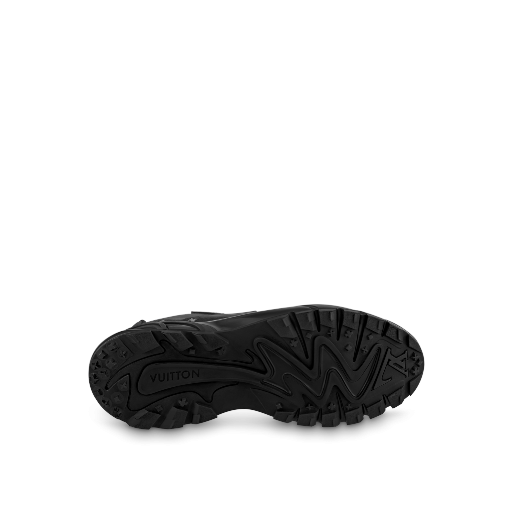 Louis Vuitton LV Runner Tatic Sneaker BLACK. Size 09.5