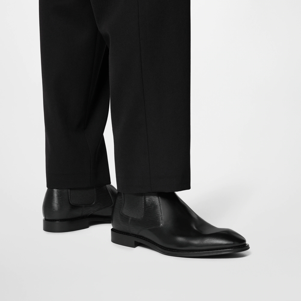 Louis Vuitton® Kensington Chelsea Boot Black. Size 06.5  Chelsea boots,  Kensington and chelsea, Louis vuitton kensington