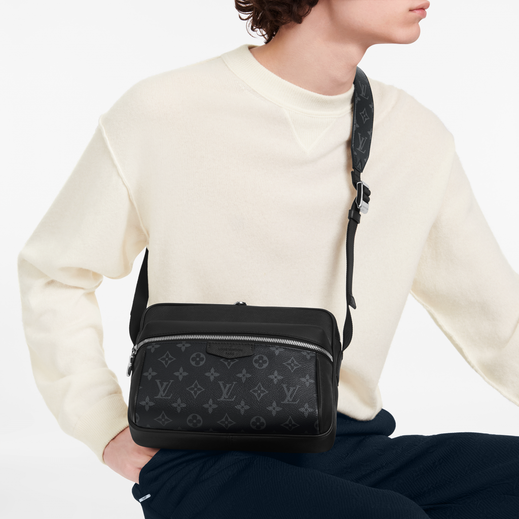 Louis Vuitton Outdoor Messenger - Vitkac shop online