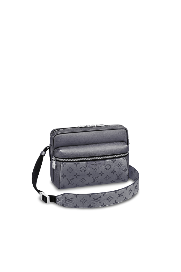 Outdoor Messenger Bag od Louis Vuitton