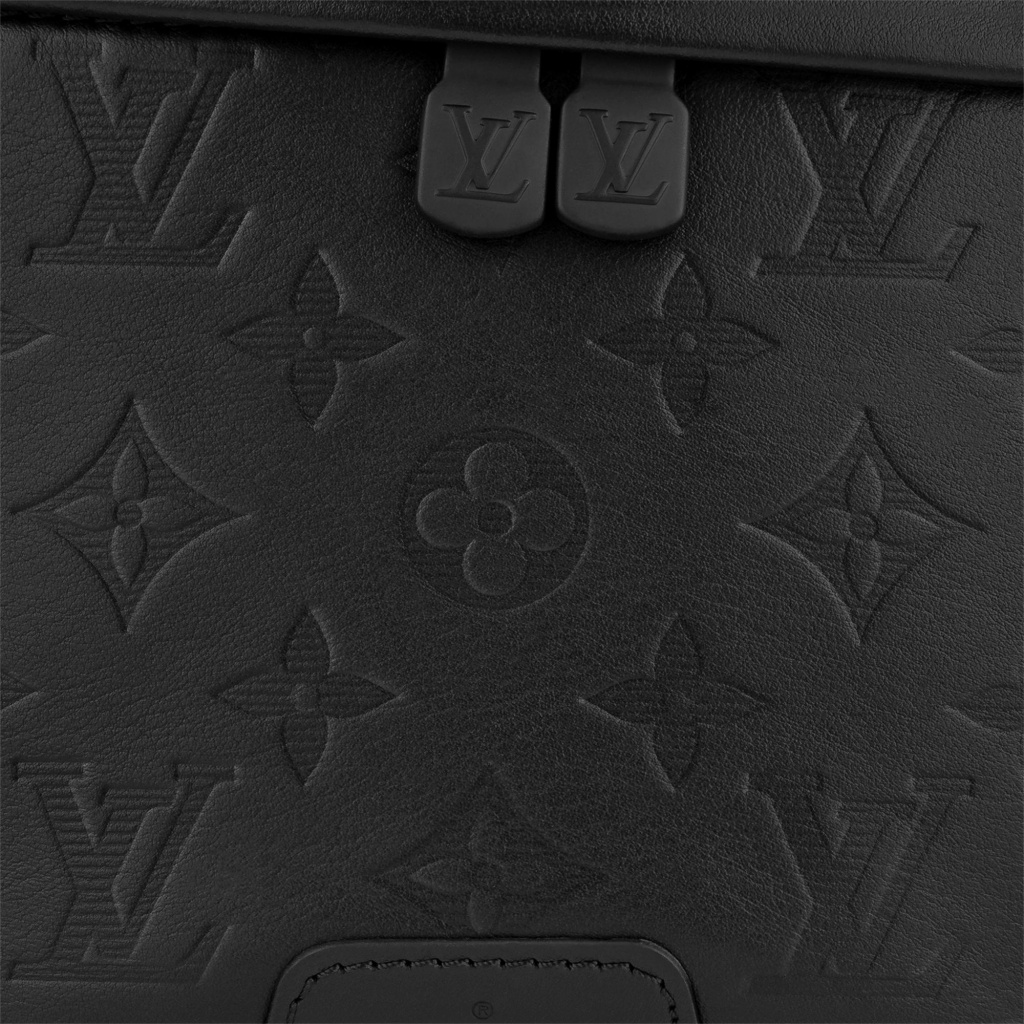 LOUIS VUITTON Monogram Shadow Discovery Bum Bag PM Body Bag M46036