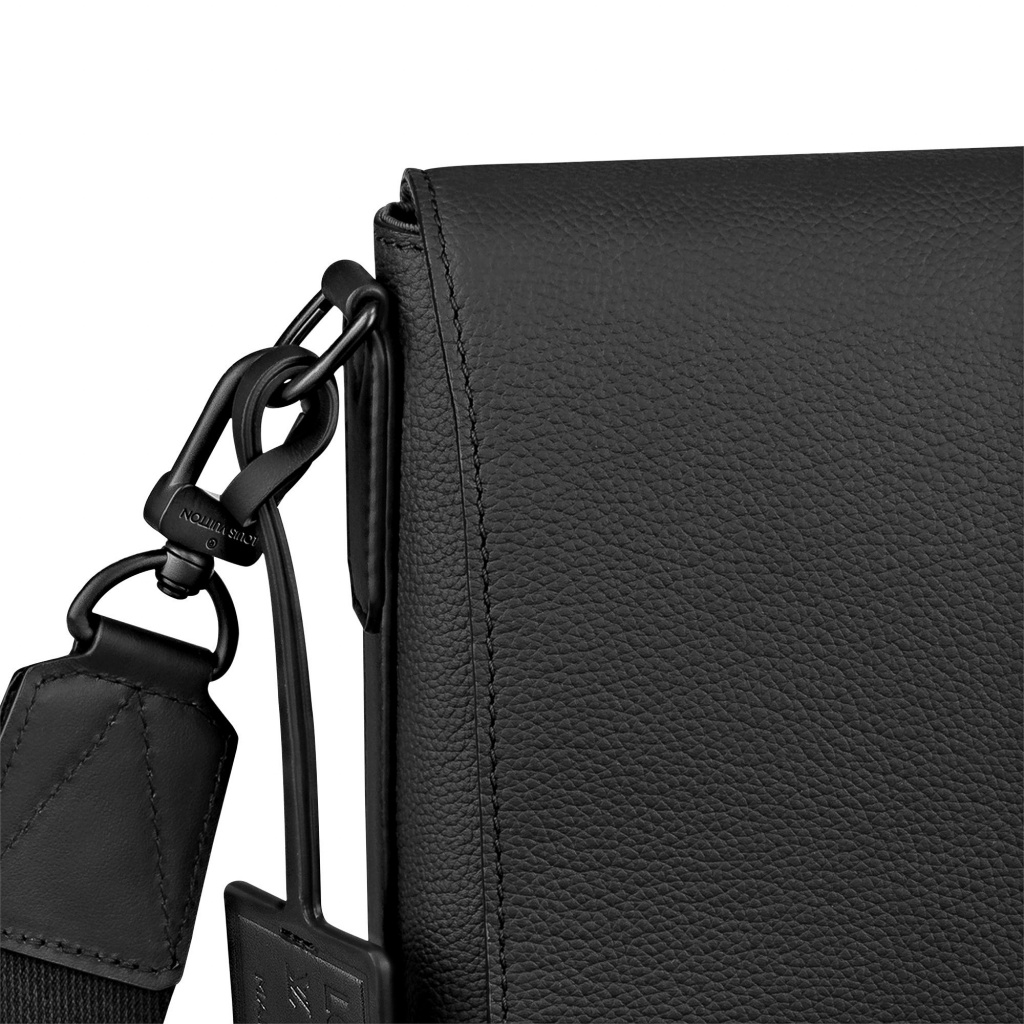 2022 Louis Vuitton Black Messenger W/tag Aerogram Messenger Bag