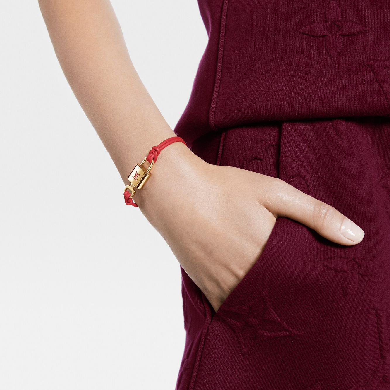 Louis Vuitton LV Padlock Bracelet Red Leather. Size 17