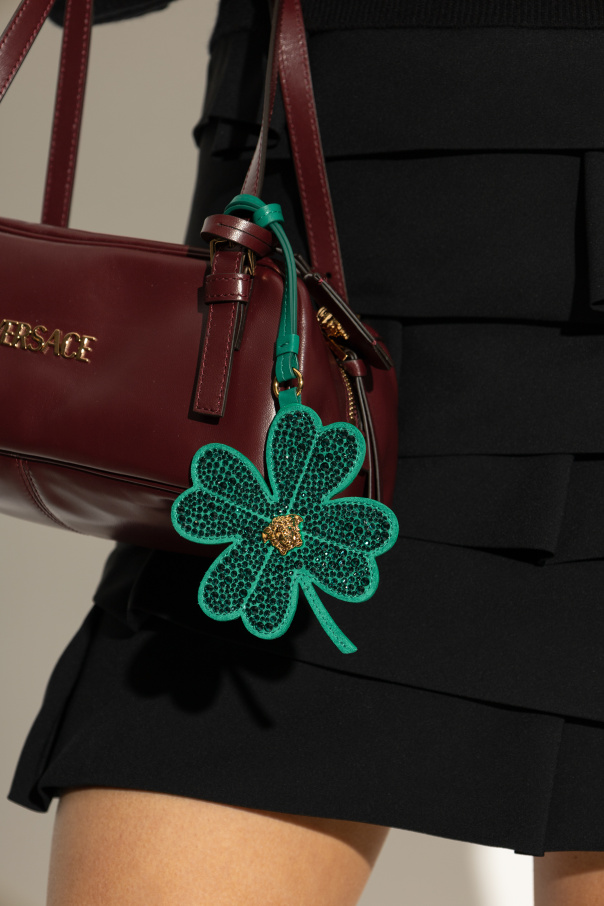 Versace Skórzana zawieszka z motywem koniczyny