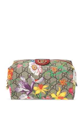 Wash bag with logo od Gucci