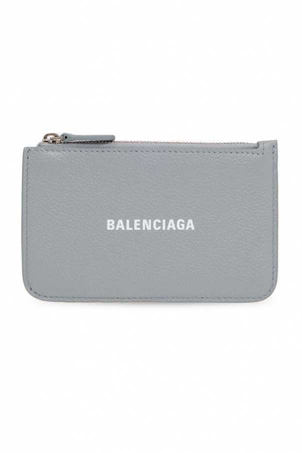 Balenciaga Learn about the details of a project