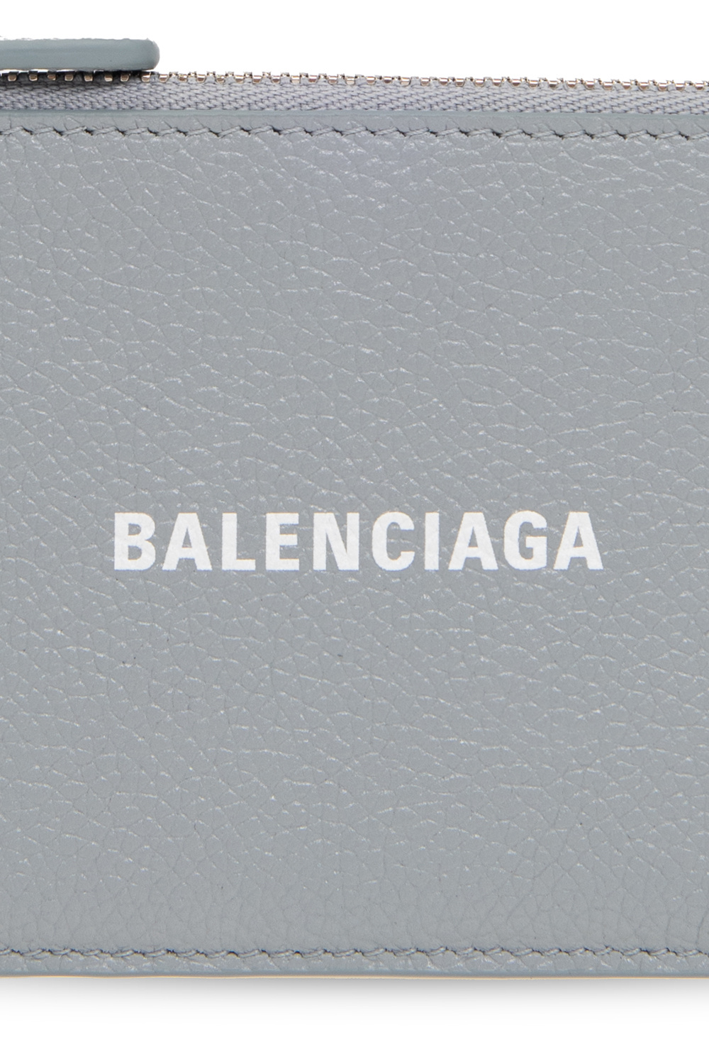 Balenciaga Learn about the details of a project