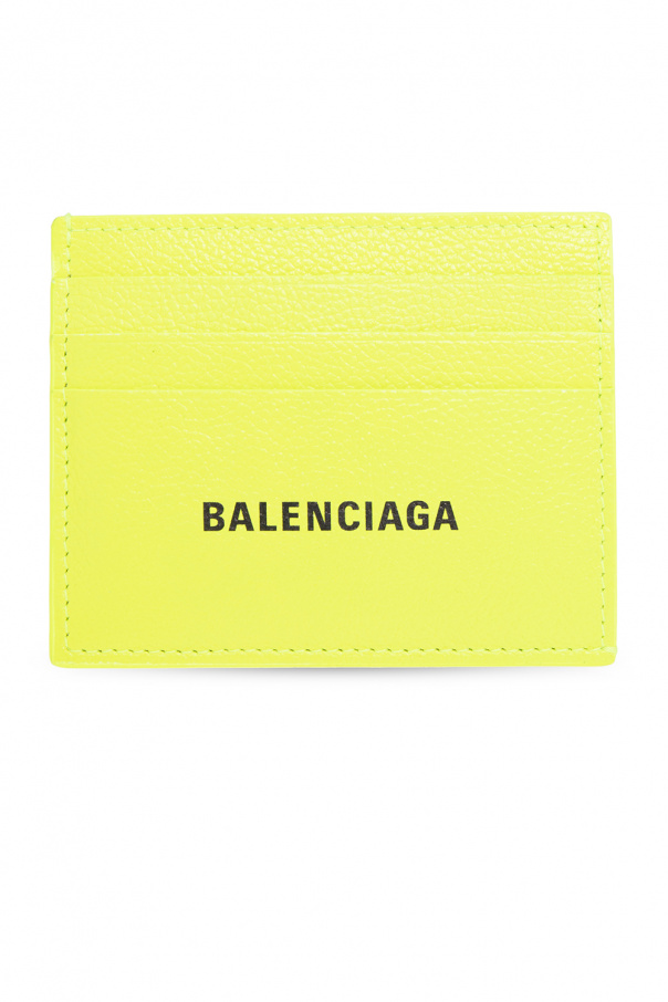 Balenciaga get the app