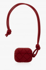 Czerwone torebki damskie zaprojektowane przez Bottega Veneta