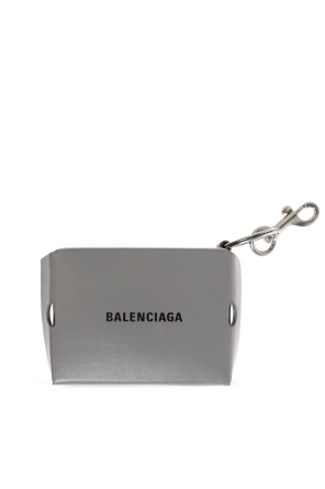 Keychain in the shape of a shoe box