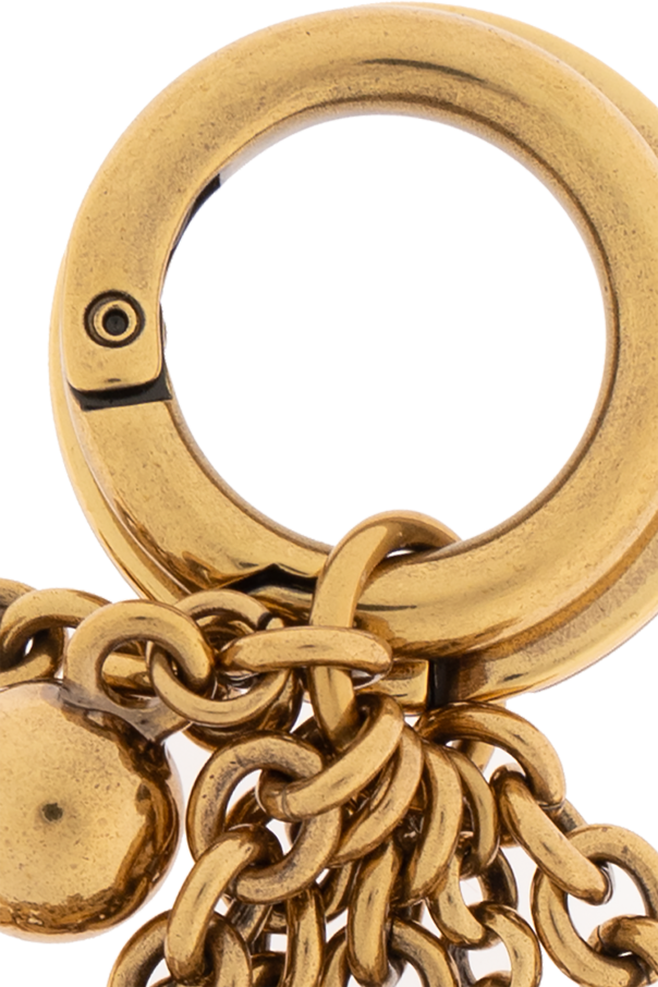 Chloé Llavero con dijes