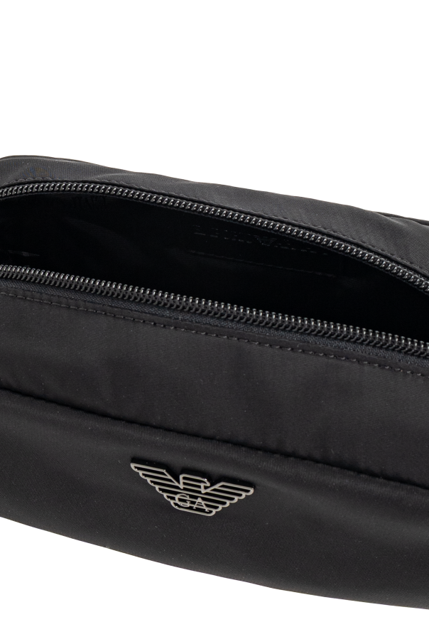 Emporio Armani Neceser con aplicación en forma de logo