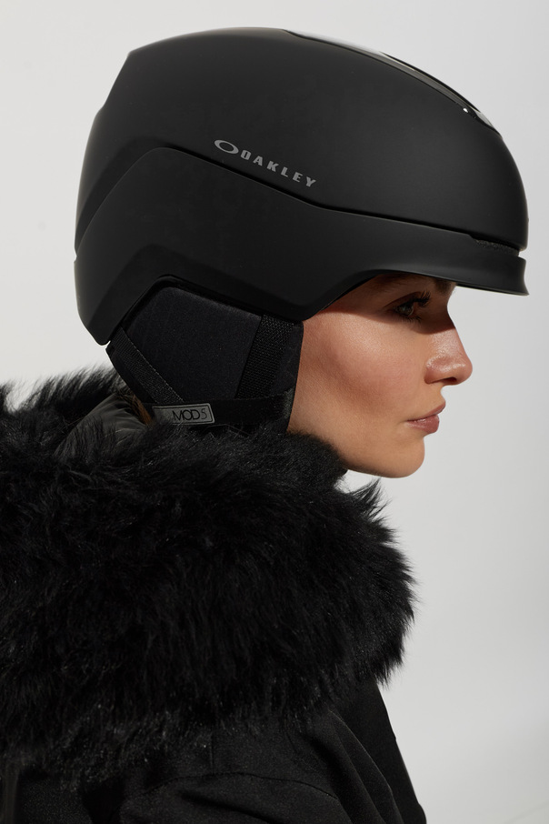 Oakley ‘MOD5’ ski helmet