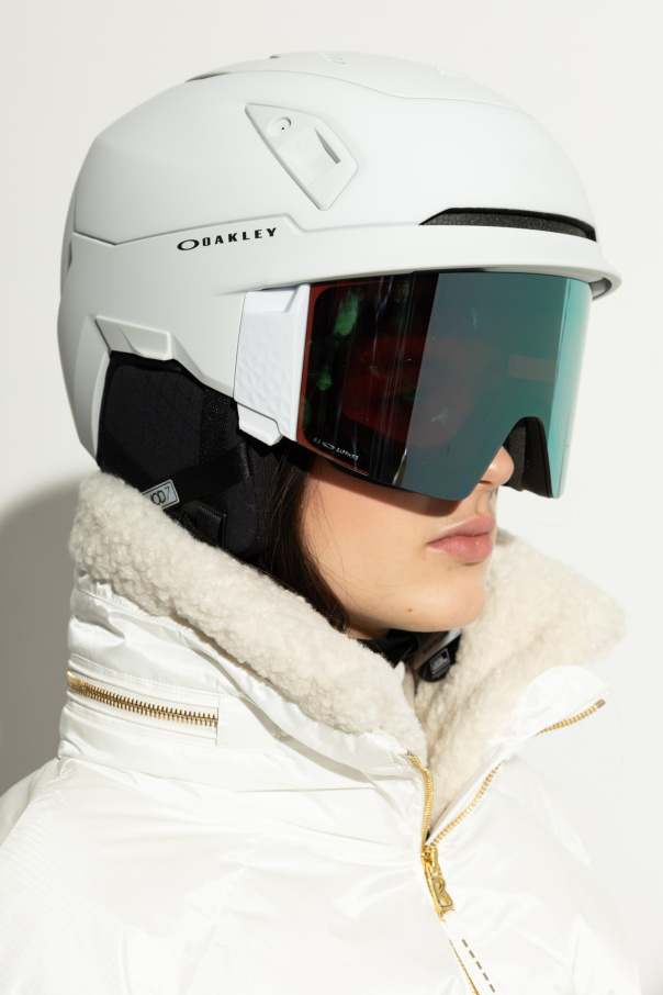 Oakley MOD7 ICE helmet