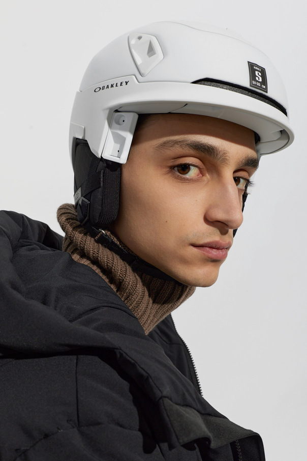 Oakley ‘MOD7’ ski helmet