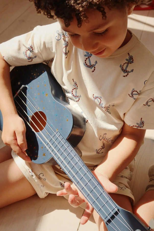 Konges Sløjd Ukulele with a pattern