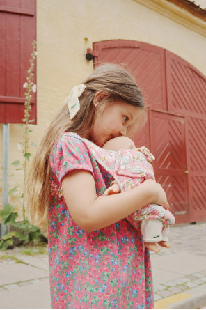 Konges Sløjd Doll for children