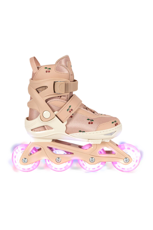 Rollerblades with light-up wheels od Konges Sløjd