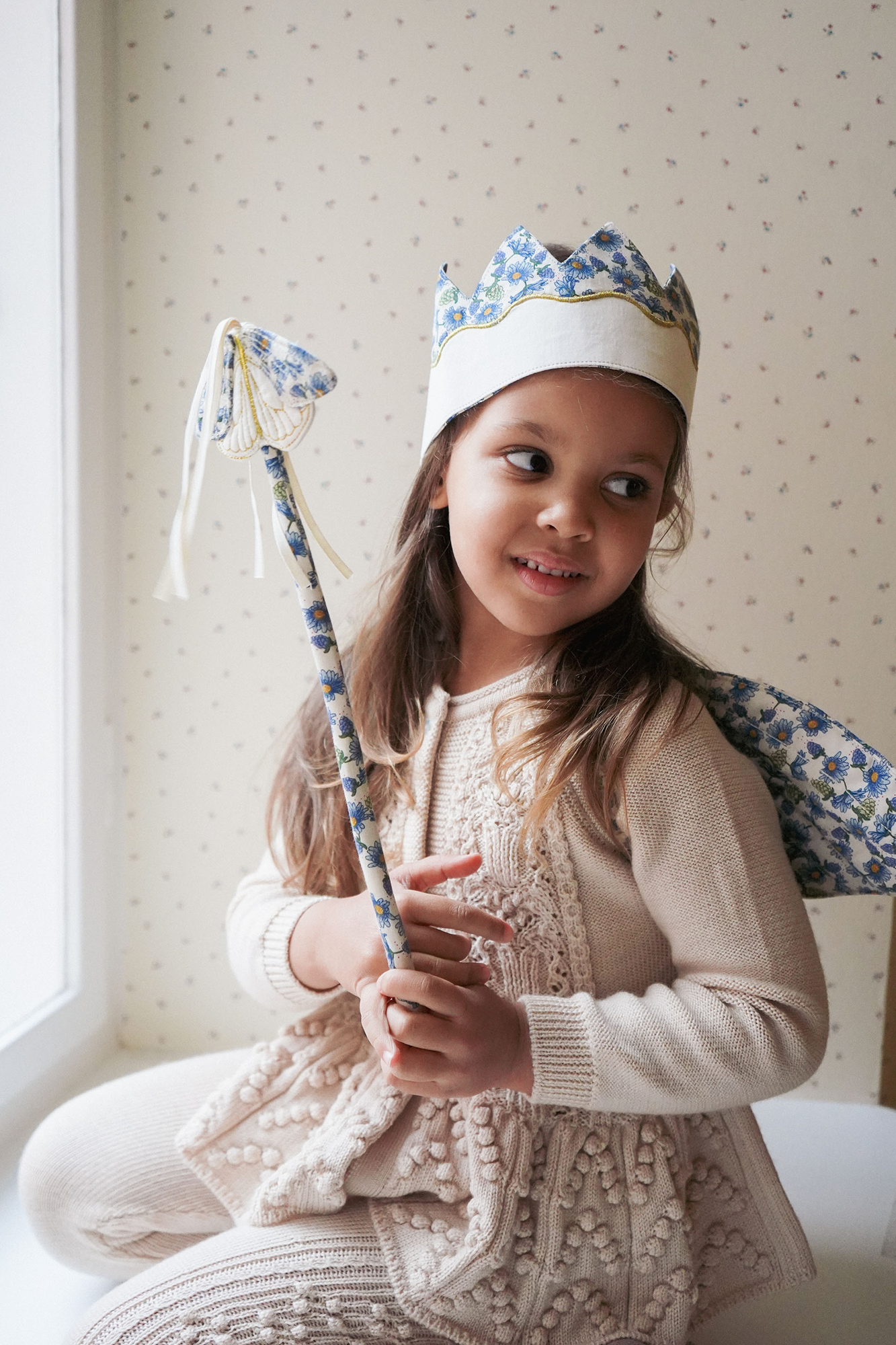 Konges Sløjd ‘Butterfly Marguerit Blue’ crown, wand & butterfly wings