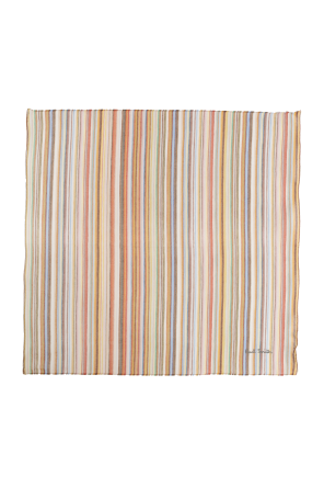 Ein Einstecktuch mit Streifenmuster