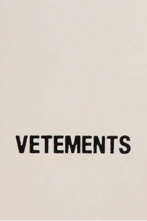 VETEMENTS Pendant with logo