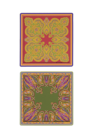 Dos posavasos estampados