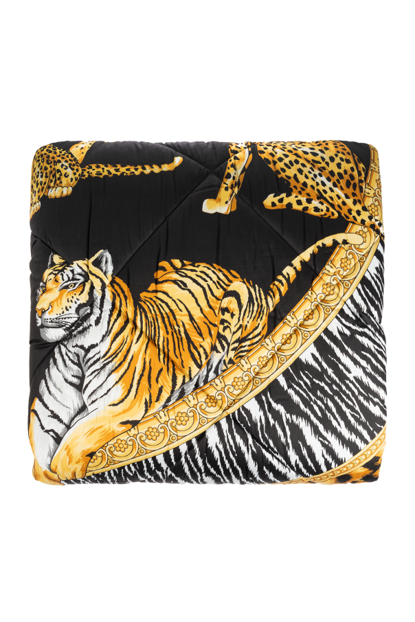 Bedding with animal motif od Versace Home