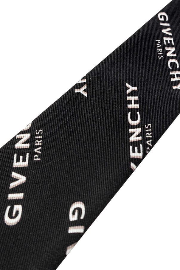 Givenchy Копринен шал с лого