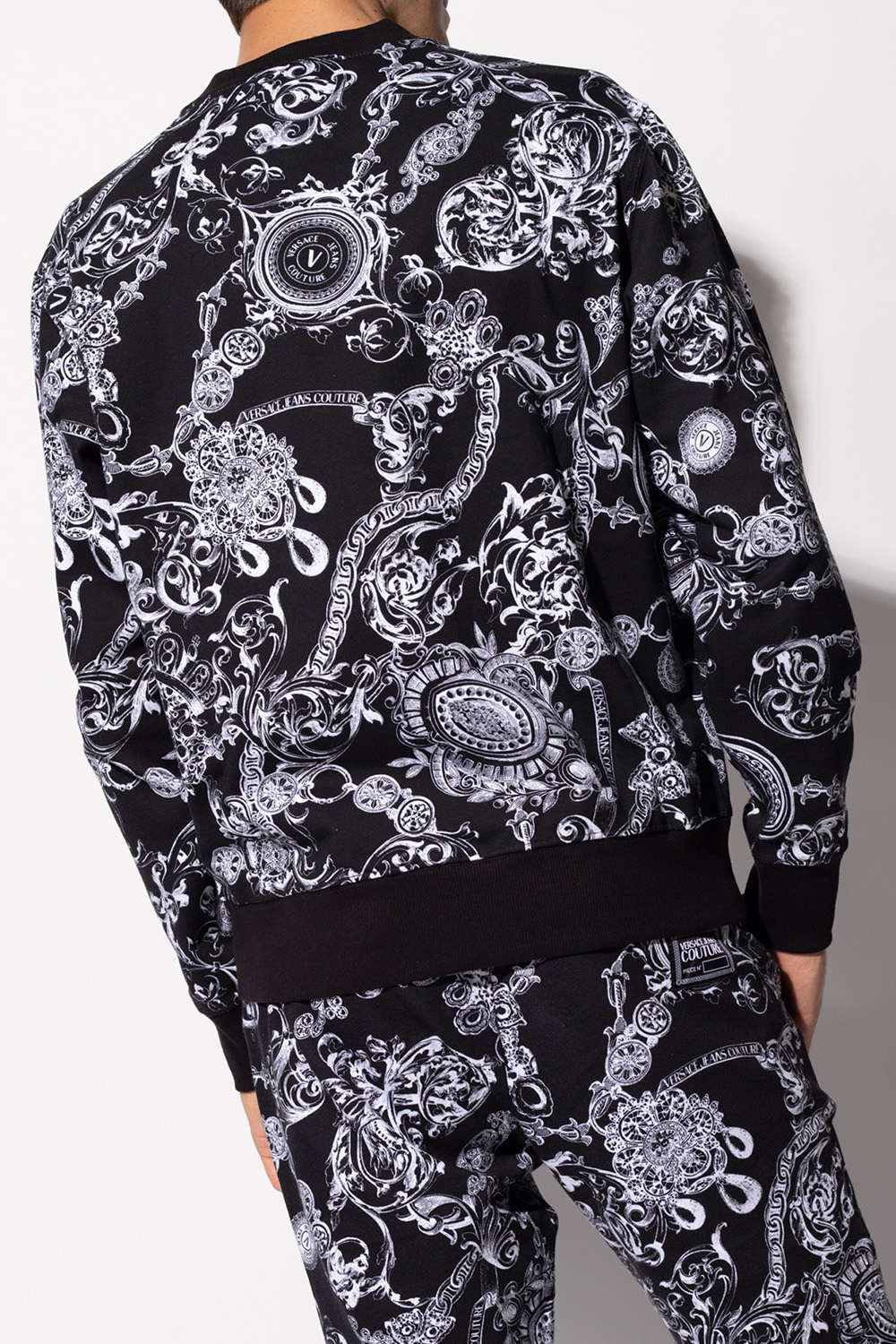 Cashmilon™ Pullover mit V-Ausschnitt Baroque print sweatshirt