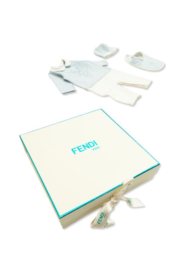 Fendi Kids Set: Strampelanzug, Mütze und Lätzchen