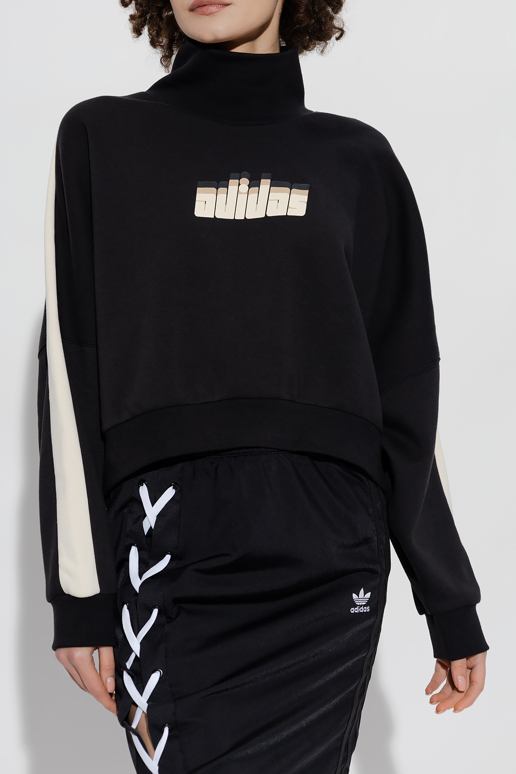 adidas street Originals Cropped oversize sweatshirt