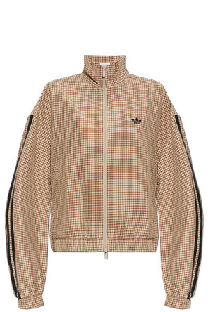 Sweatshirt with logo patch