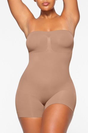 SKIMS Body moldeador con tirantes desmontables