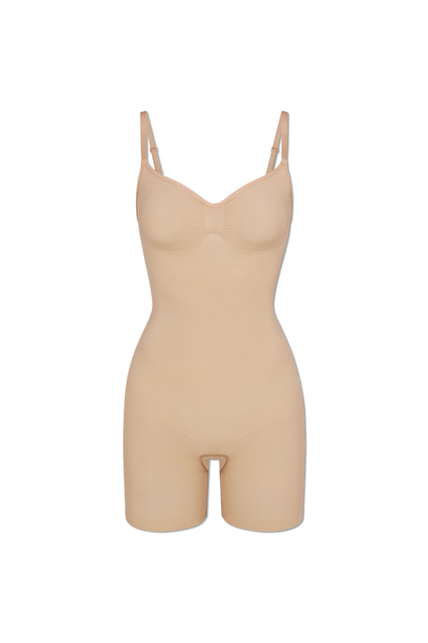 Shaping bodysuits od SKIMS