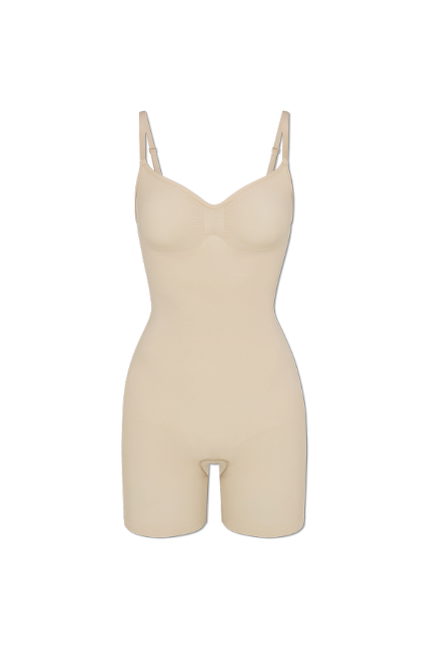 Shaping bodysuits od SKIMS
