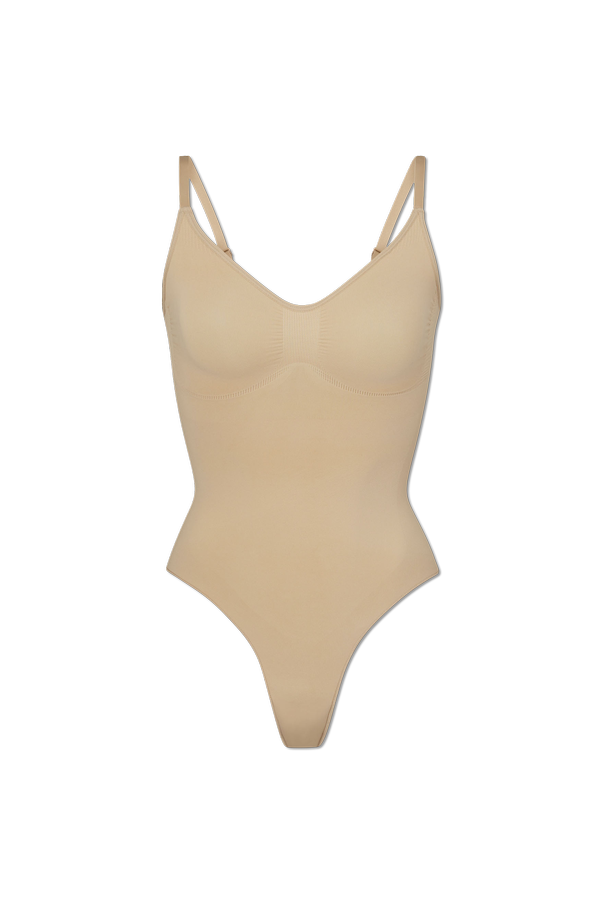 Shaping bodysuits od SKIMS