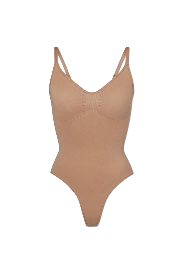 Shaping bodysuits od SKIMS