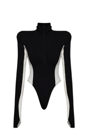 Body with sewn-in pads
