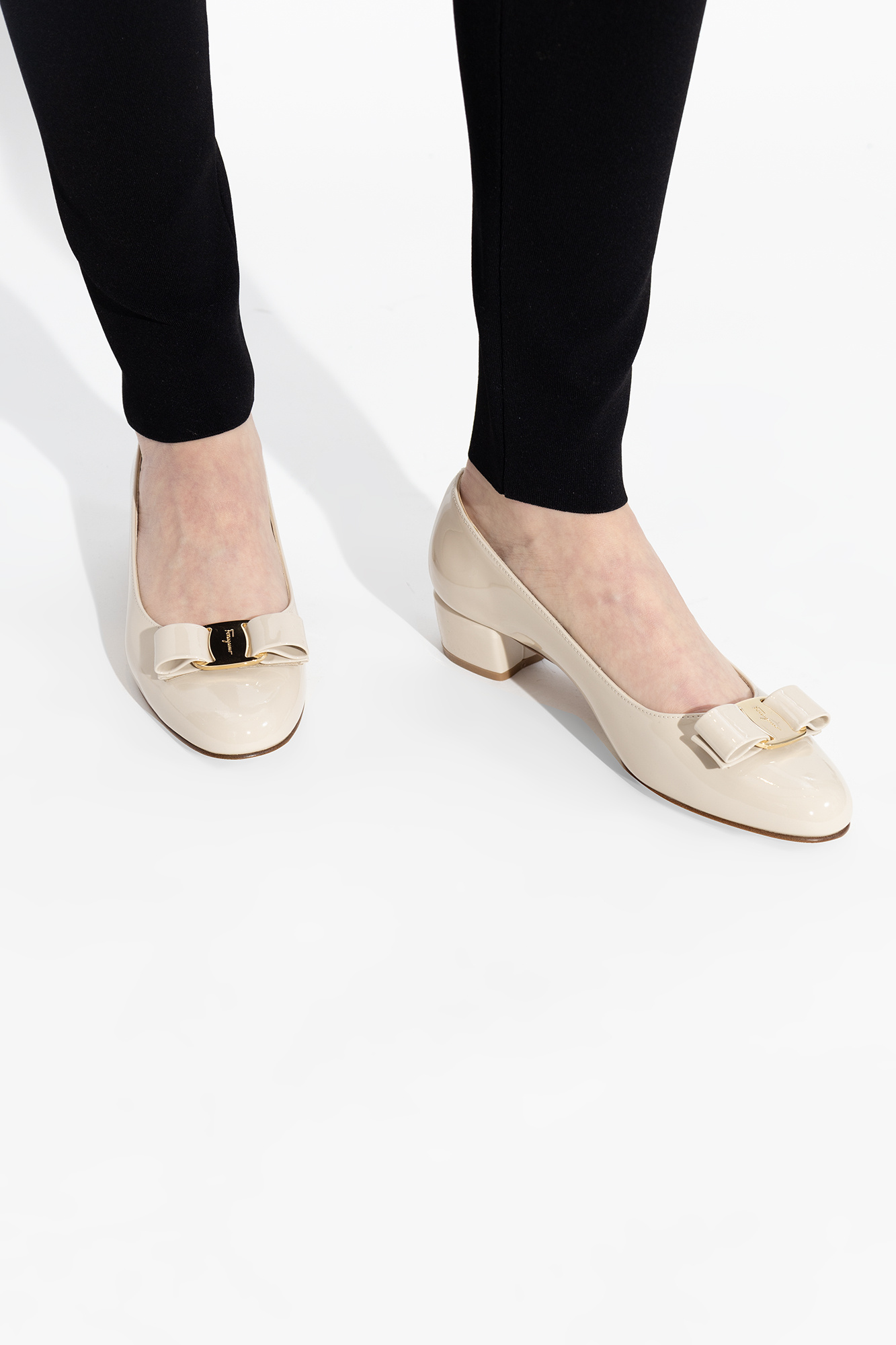 FERRAGAMO ‘Vara’ pumps