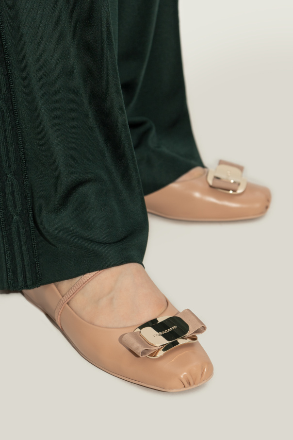 FERRAGAMO Ballerinas `Zina`