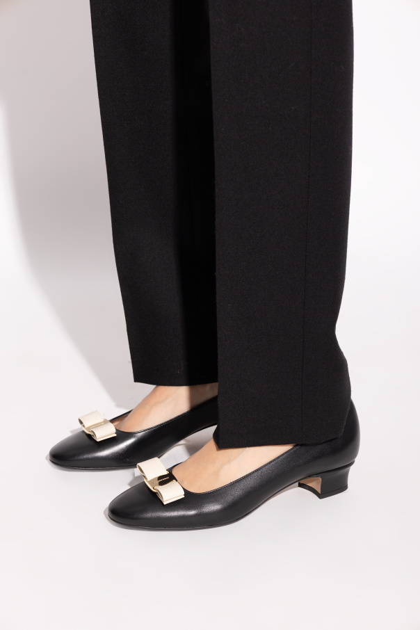 FERRAGAMO Zapatos de tacón "Vara"