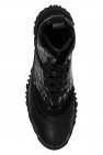 Versace combinan elementos innovadores de algunas de las zapatillas de running más populares de
