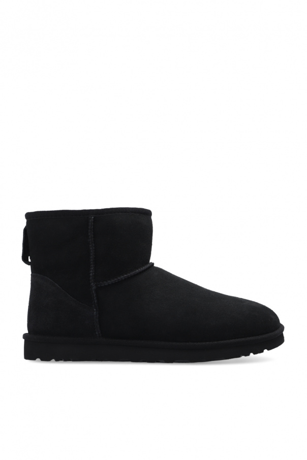 UGG wear ‘Classic Mini’ snow boots