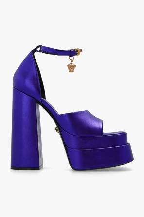 ‘medusa aevitas’ platform sandals od Versace