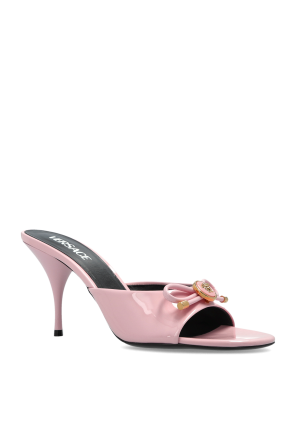 Versace Pantolette mit Absatz „Opera Bow“