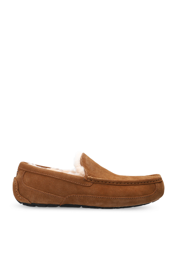 UGG ‘M Ascot’ moccasins with fur lining