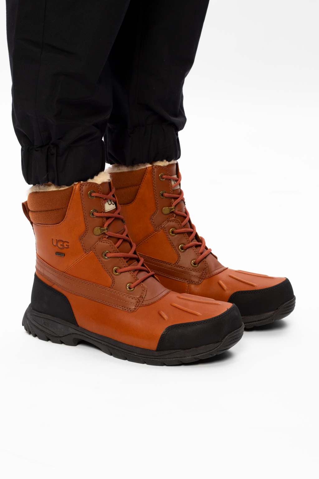 UGG ‘M Felton’ lace-up boots with logo