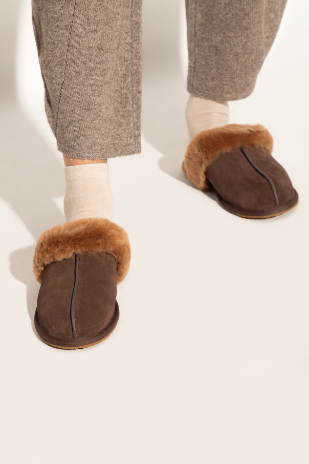 UGG Zamszowe kapcie ‘Scuffette II’